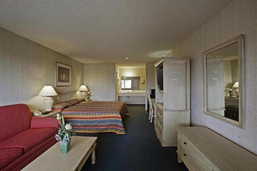 Days Inn By Wyndham Hemet Exterior foto