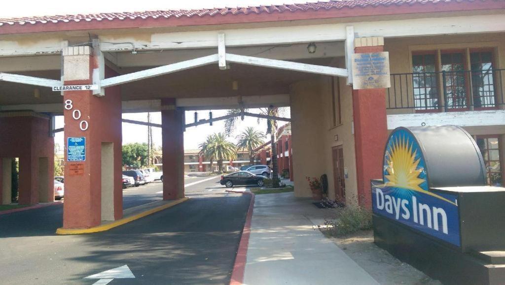 Days Inn By Wyndham Hemet Exterior foto