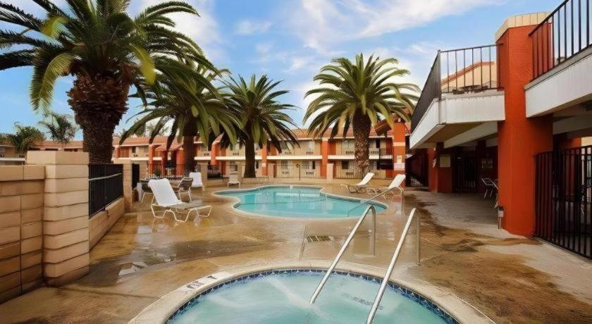 Days Inn By Wyndham Hemet Exterior foto
